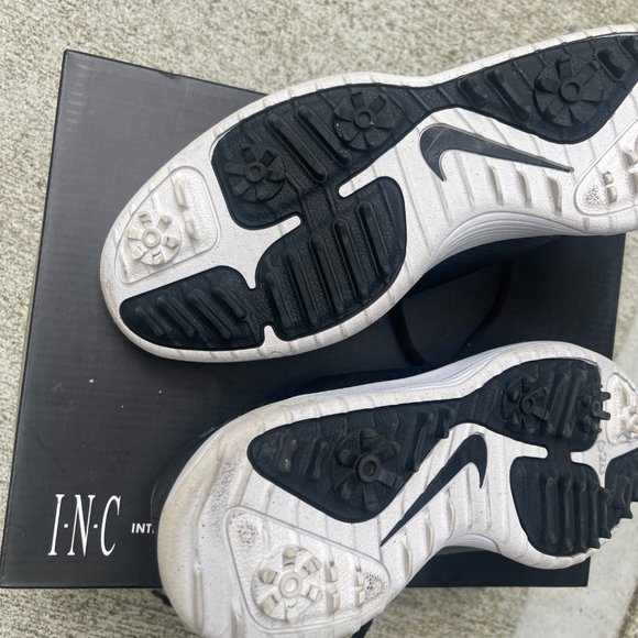 Nike Black Shoes with Rose Gold Color Nike Symbol - Picture 5 of 5